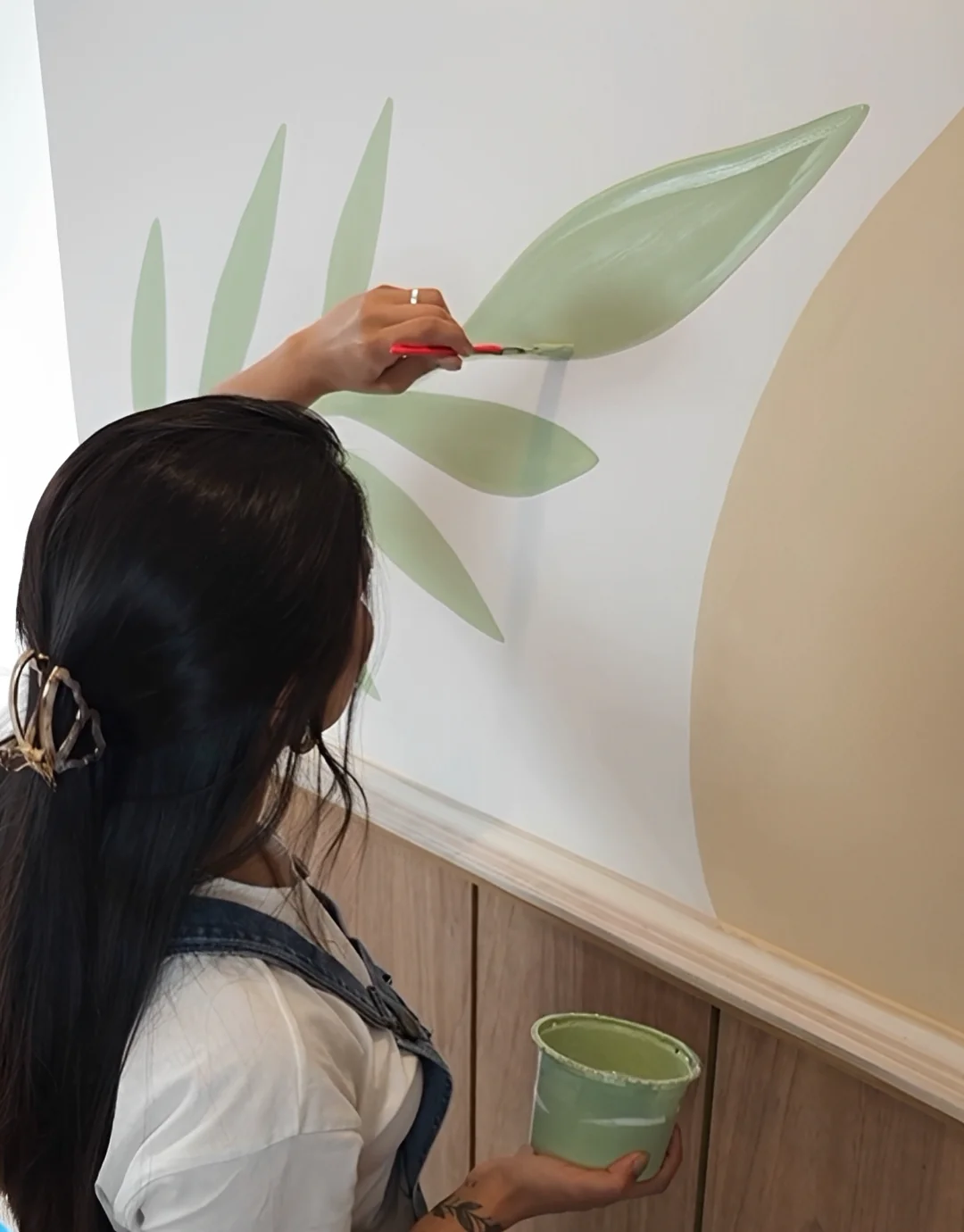 Aluna aprendendo a pintar do zero